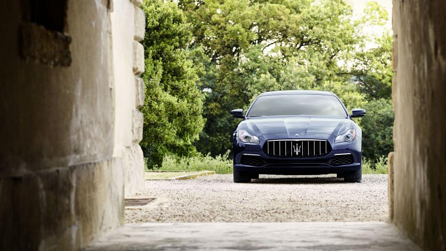  Maserati Quattroporte GTS GranLusso 2016 года  (фото 30 из 44)